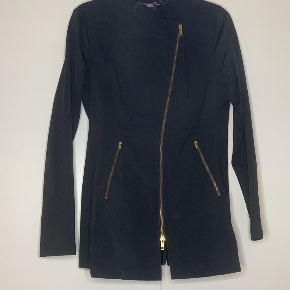 Noel Asmar black scrub top, size small
